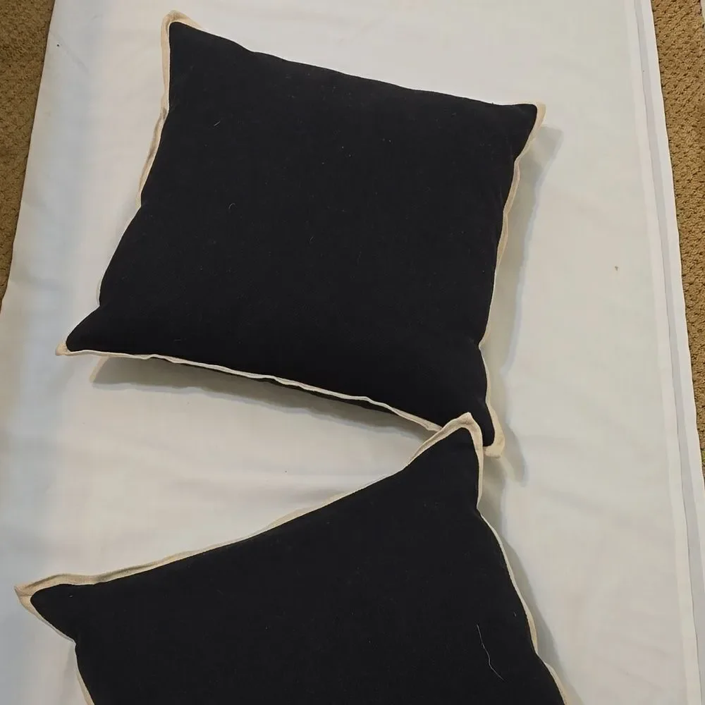 2 Villa‎ linen/goose feathers decorative pillows